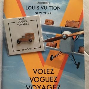 LV PIN VVV EXHIBITION